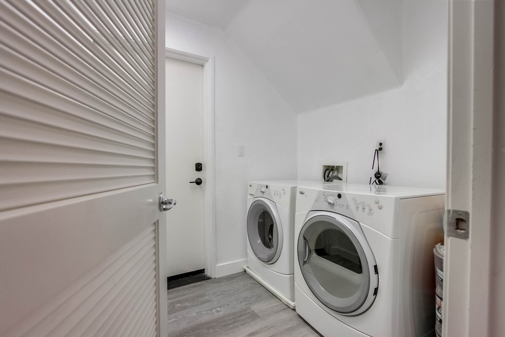 Virtual tour photo 25 of 55 for 4072 Sandton Ln