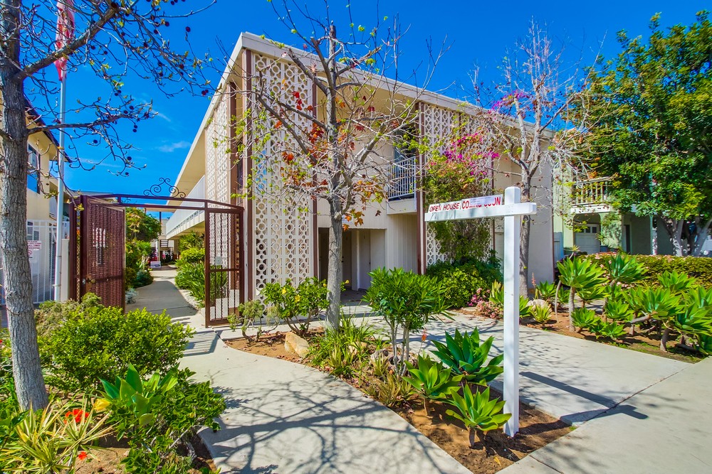 Virtual tour photo 1 of 40 for 4076 Illinois St