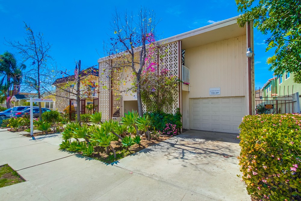 Virtual tour photo 6 of 40 for 4076 Illinois St