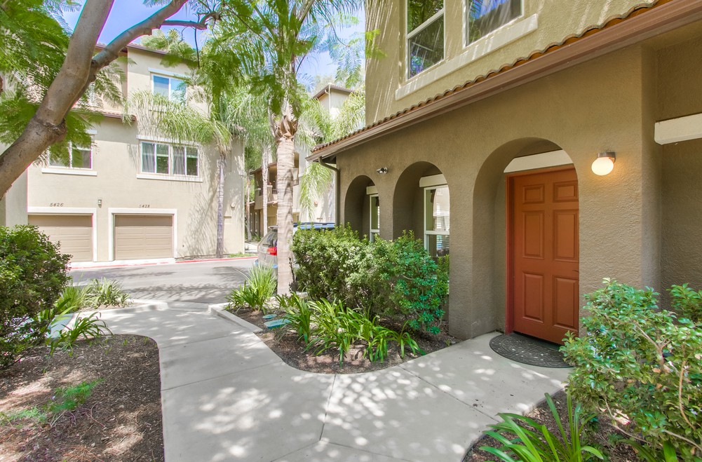 Virtual tour photo 4 of 47 for 4076 Sandton Ln