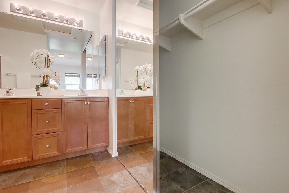 Virtual tour photo 26 of 47 for 4076 Sandton Ln