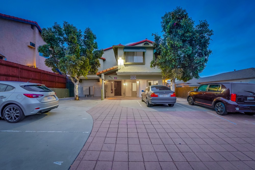 Virtual tour photo 1 of 38 for 4077 48th St