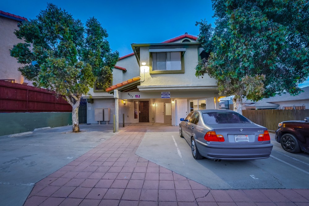 Virtual tour photo 3 of 38 for 4077 48th St