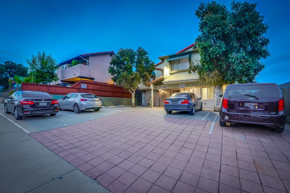 Virtual tour photo 4 of 38 for 4077 48th St