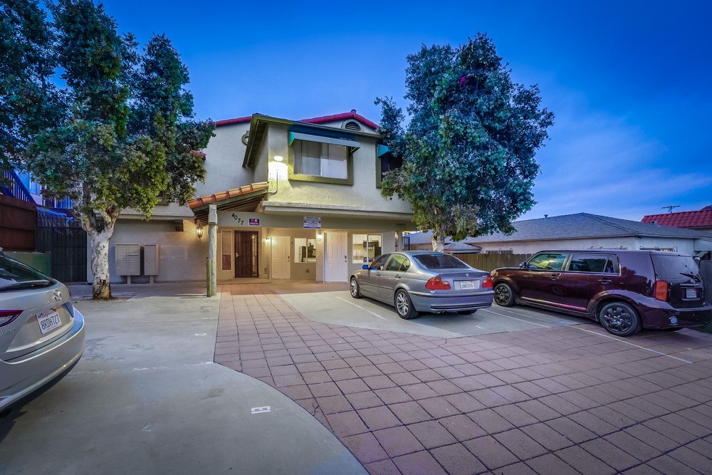 Virtual tour photo 5 of 38 for 4077 48th St
