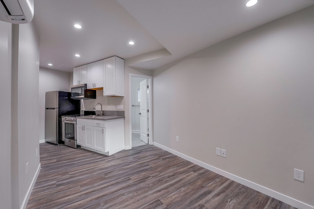 Virtual tour photo 8 of 38 for 4077 48th St