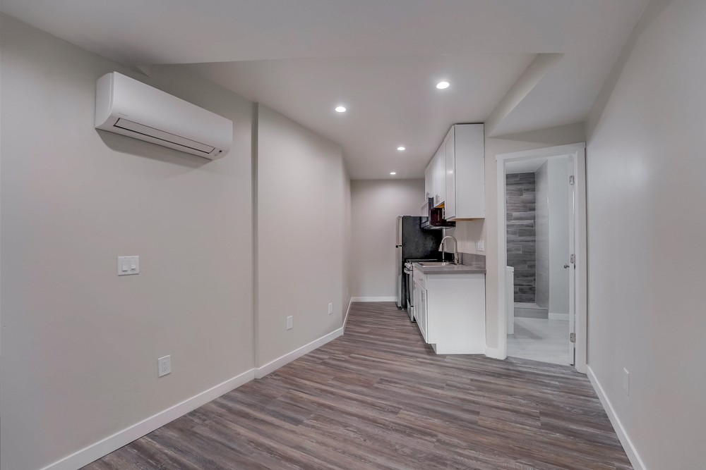 Virtual tour photo 10 of 38 for 4077 48th St