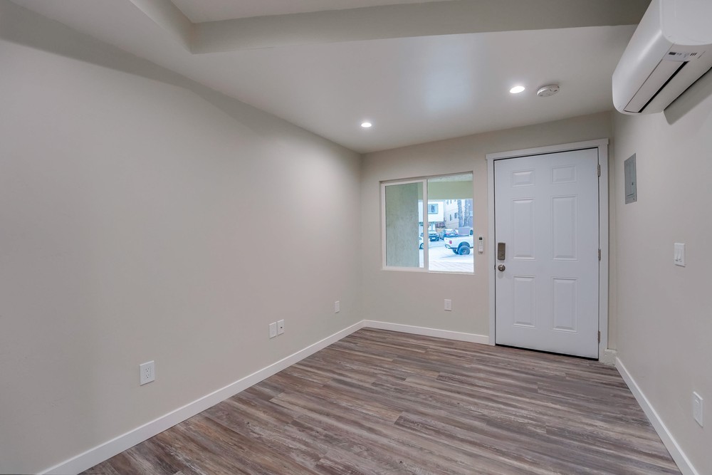Virtual tour photo 11 of 38 for 4077 48th St