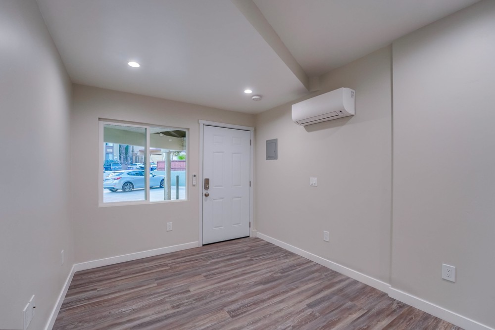 Virtual tour photo 12 of 38 for 4077 48th St