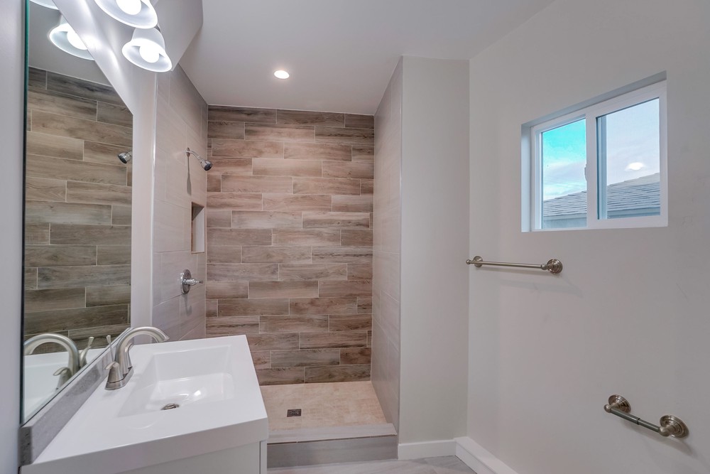 Virtual tour photo 16 of 38 for 4077 48th St