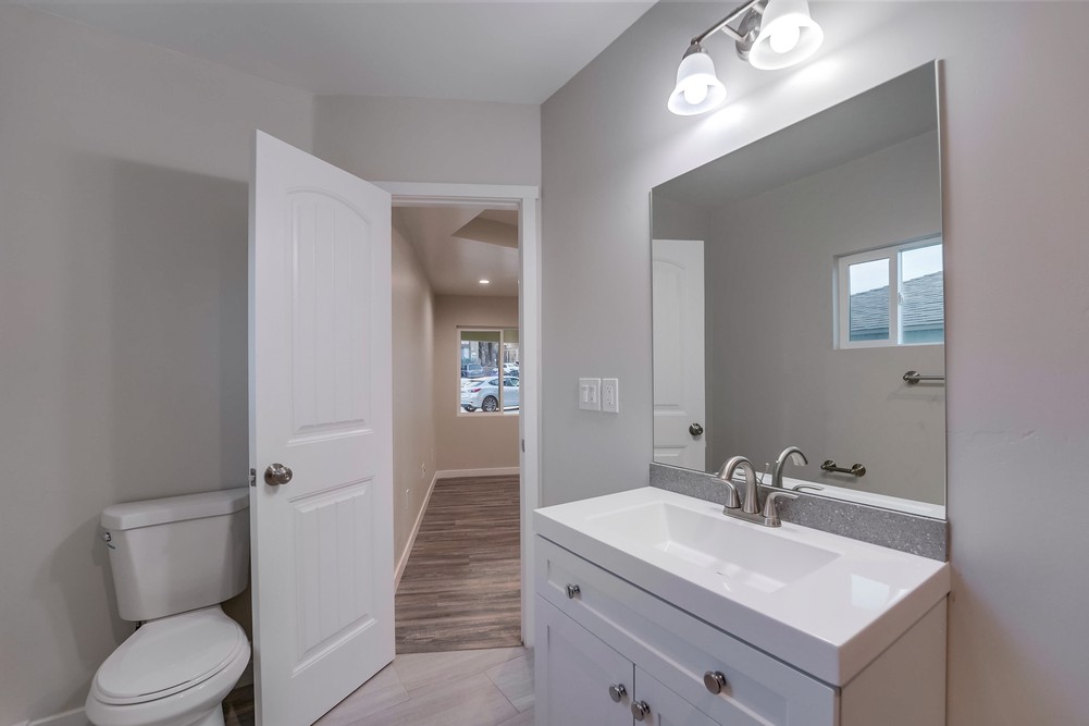 Virtual tour photo 18 of 38 for 4077 48th St