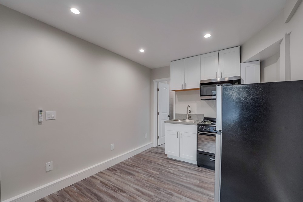 Virtual tour photo 24 of 38 for 4077 48th St