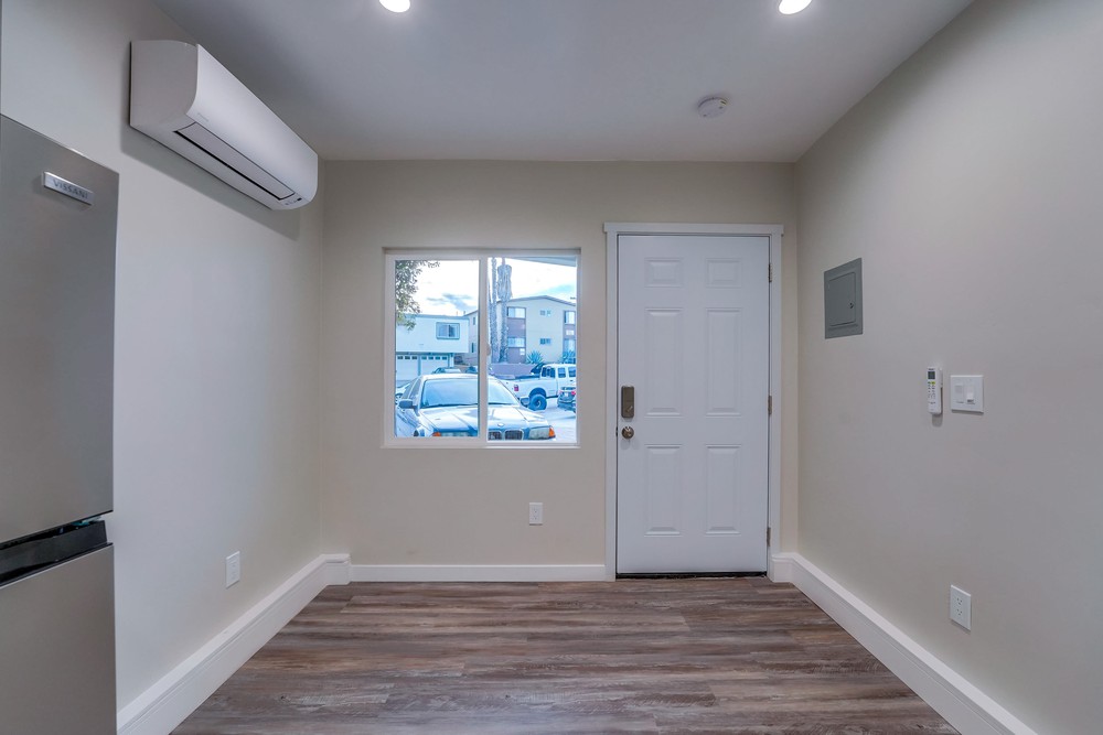 Virtual tour photo 31 of 38 for 4077 48th St