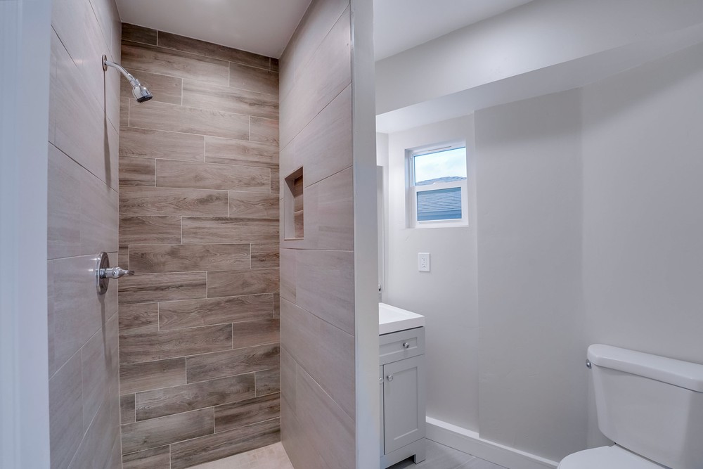 Virtual tour photo 33 of 38 for 4077 48th St