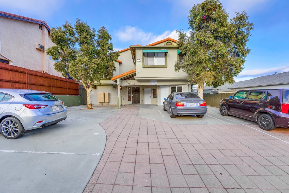 Virtual tour photo 35 of 38 for 4077 48th St