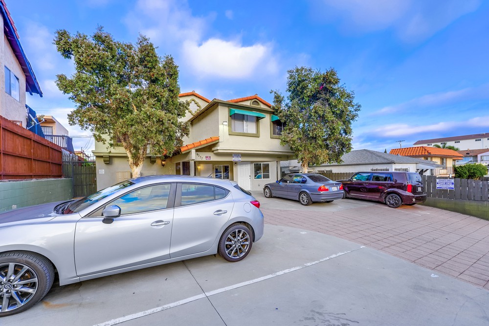 Virtual tour photo 36 of 38 for 4077 48th St
