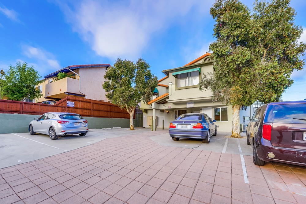 Virtual tour photo 37 of 38 for 4077 48th St