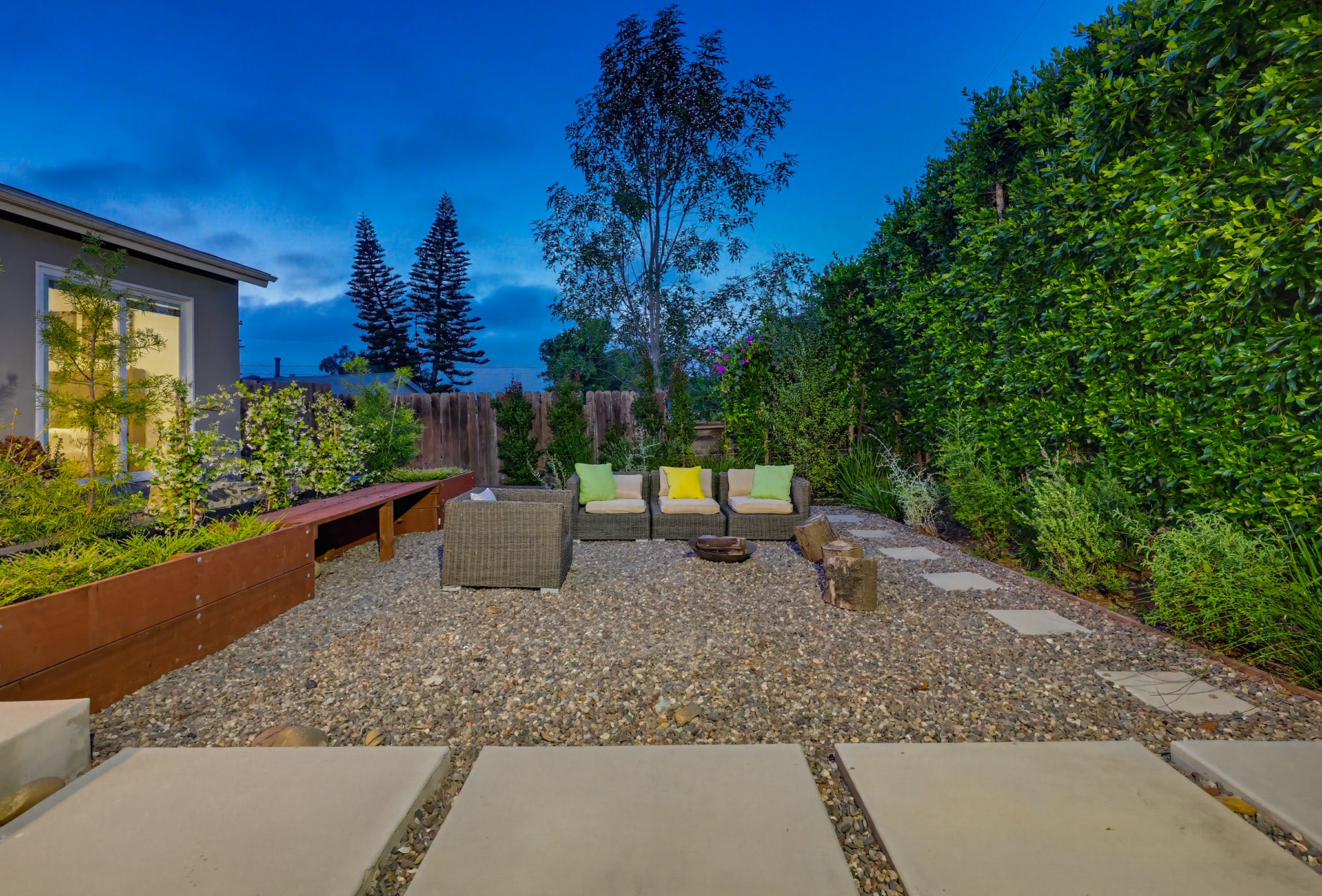 Virtual tour photo 9 of 96 for 4080 Forney Ave