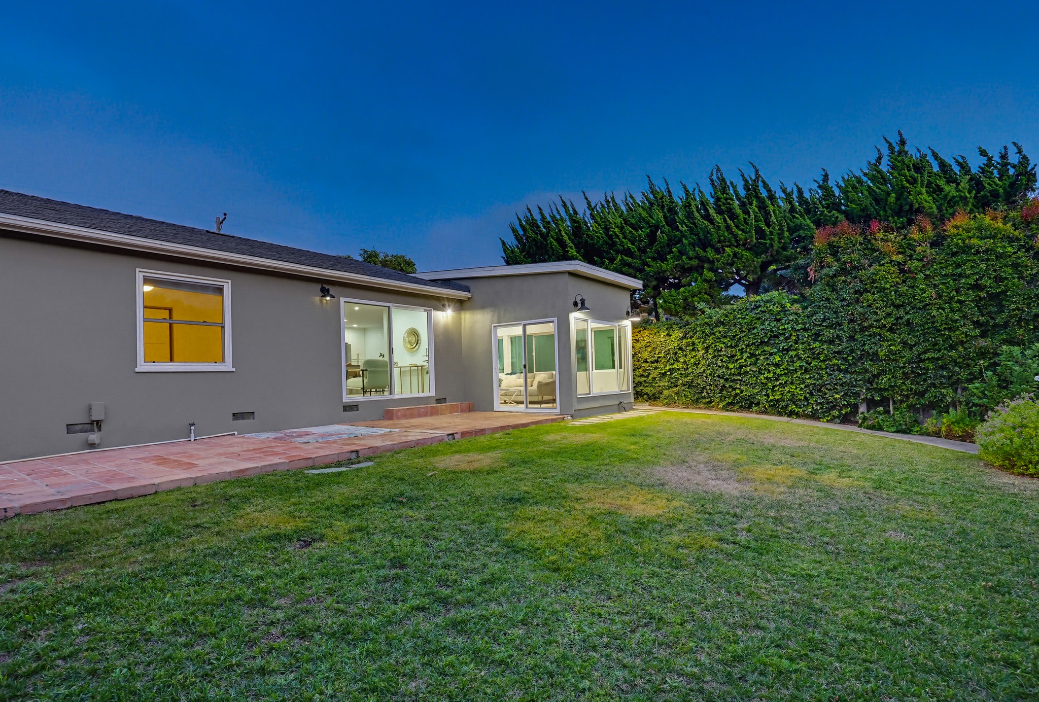 Virtual tour photo 14 of 96 for 4080 Forney Ave