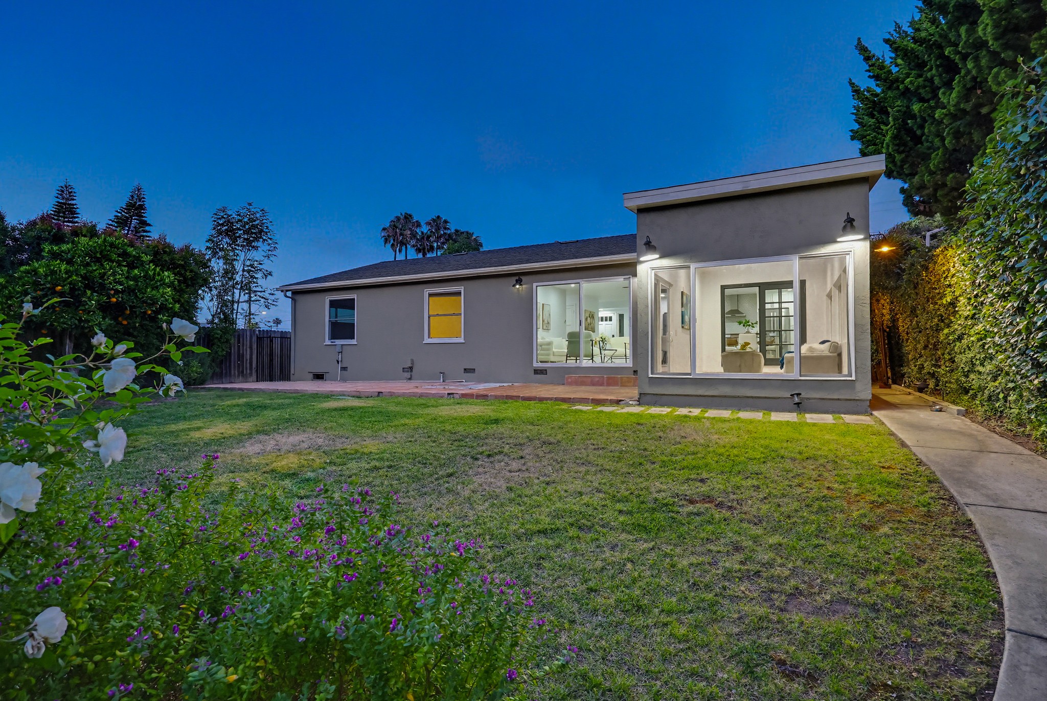 Virtual tour photo 17 of 96 for 4080 Forney Ave