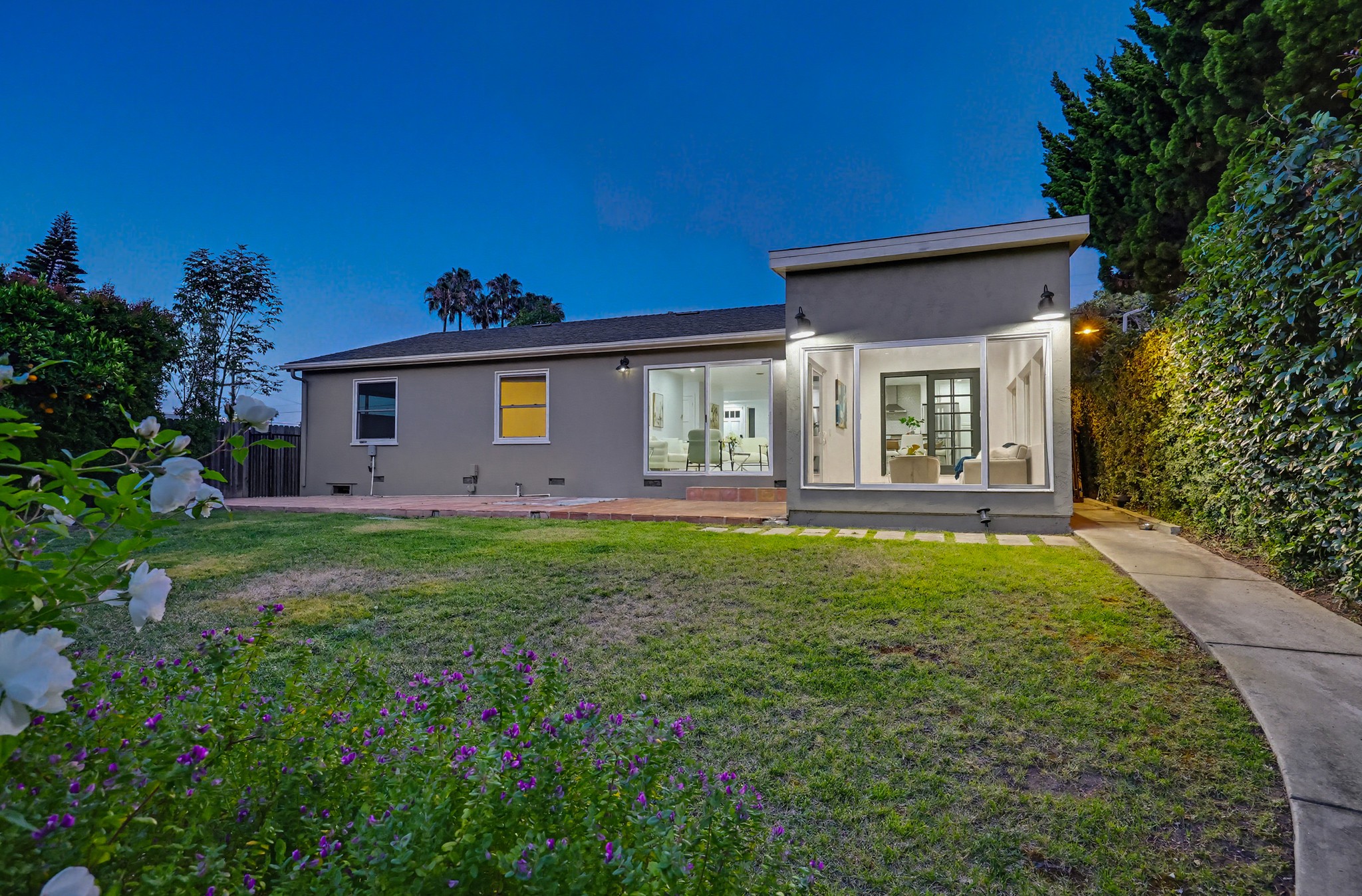 Virtual tour photo 19 of 96 for 4080 Forney Ave