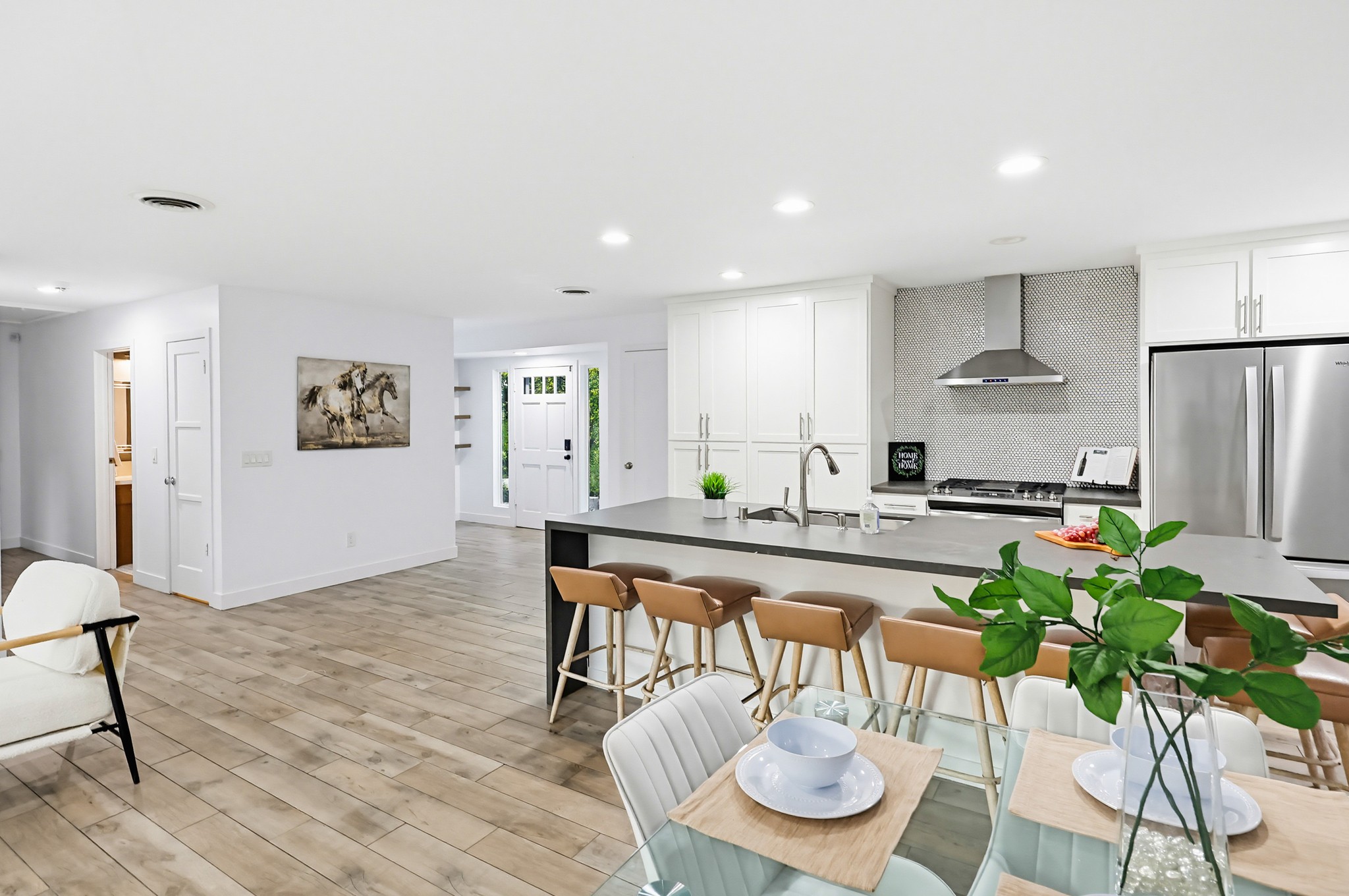 Virtual tour photo 32 of 96 for 4080 Forney Ave