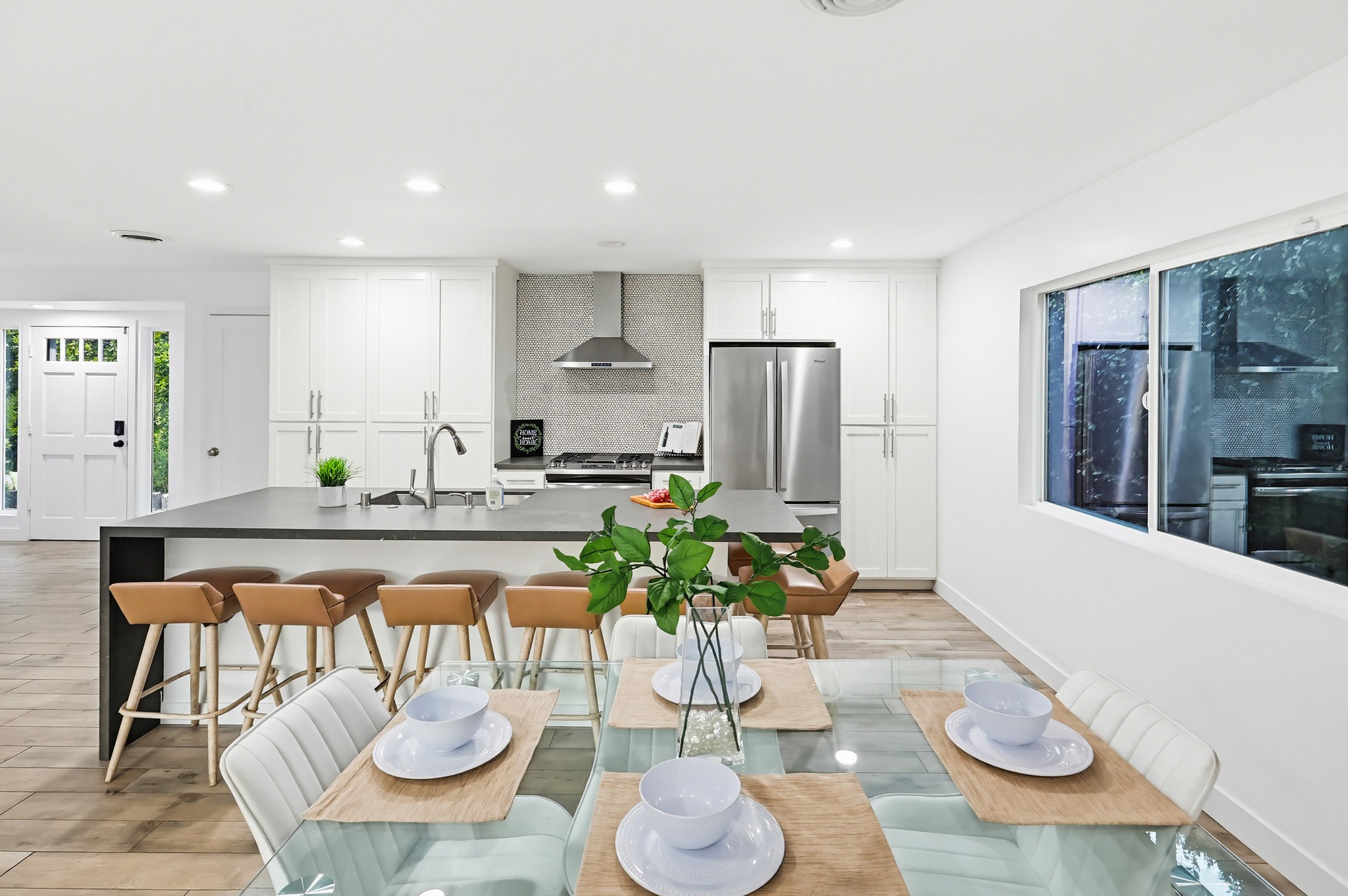 Virtual tour photo 33 of 96 for 4080 Forney Ave