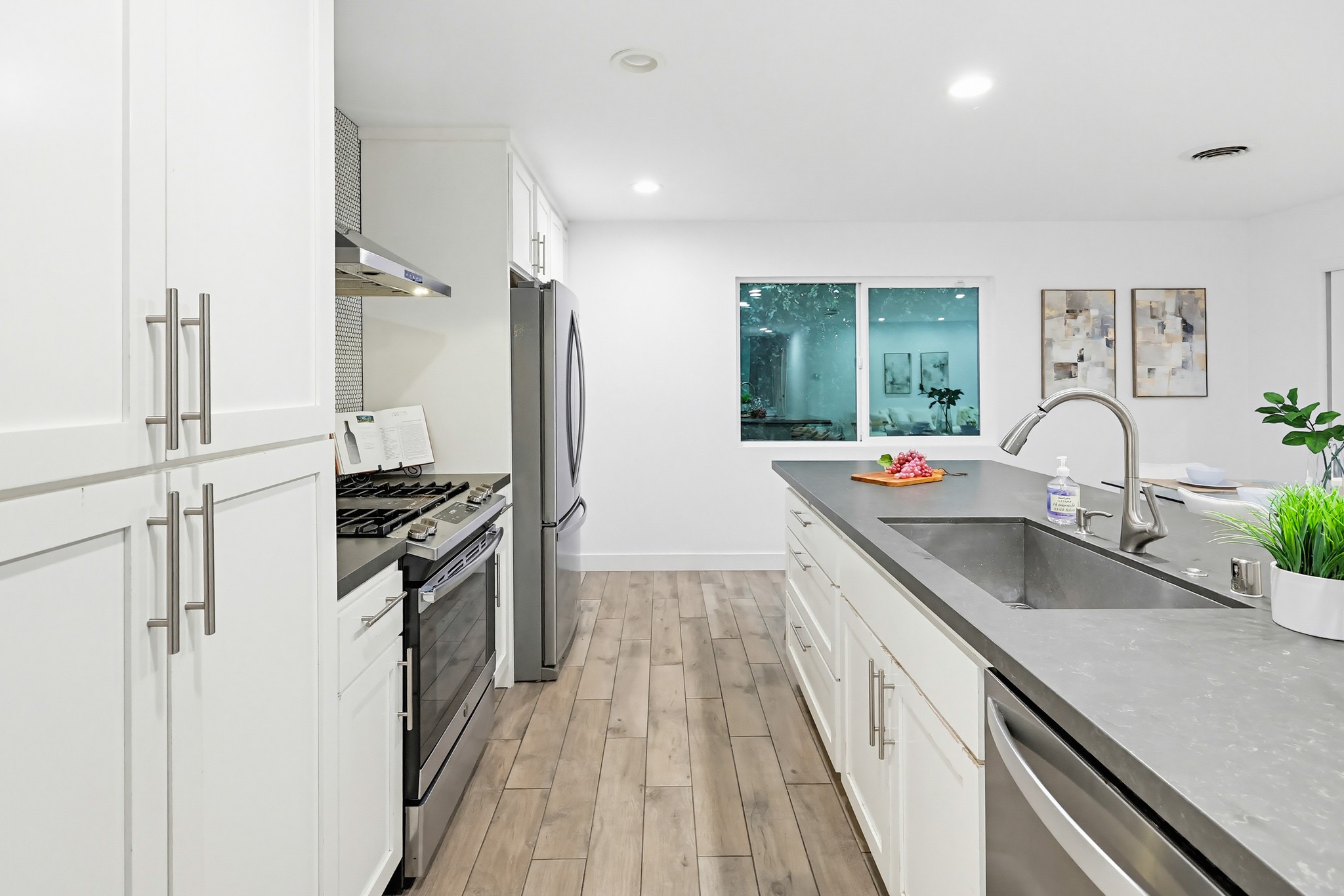Virtual tour photo 41 of 96 for 4080 Forney Ave