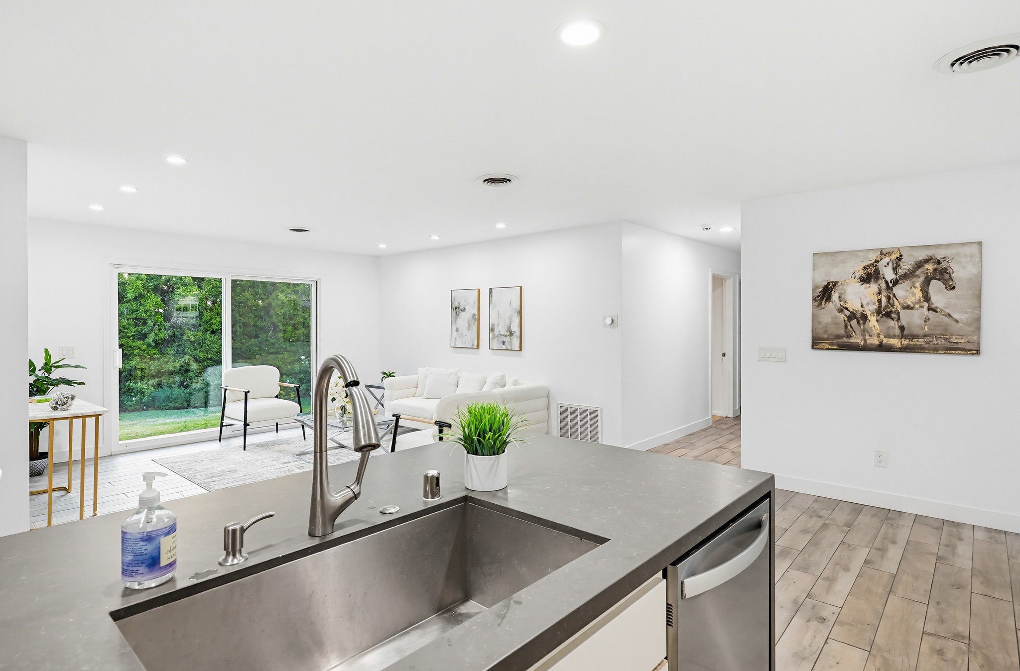 Virtual tour photo 44 of 96 for 4080 Forney Ave