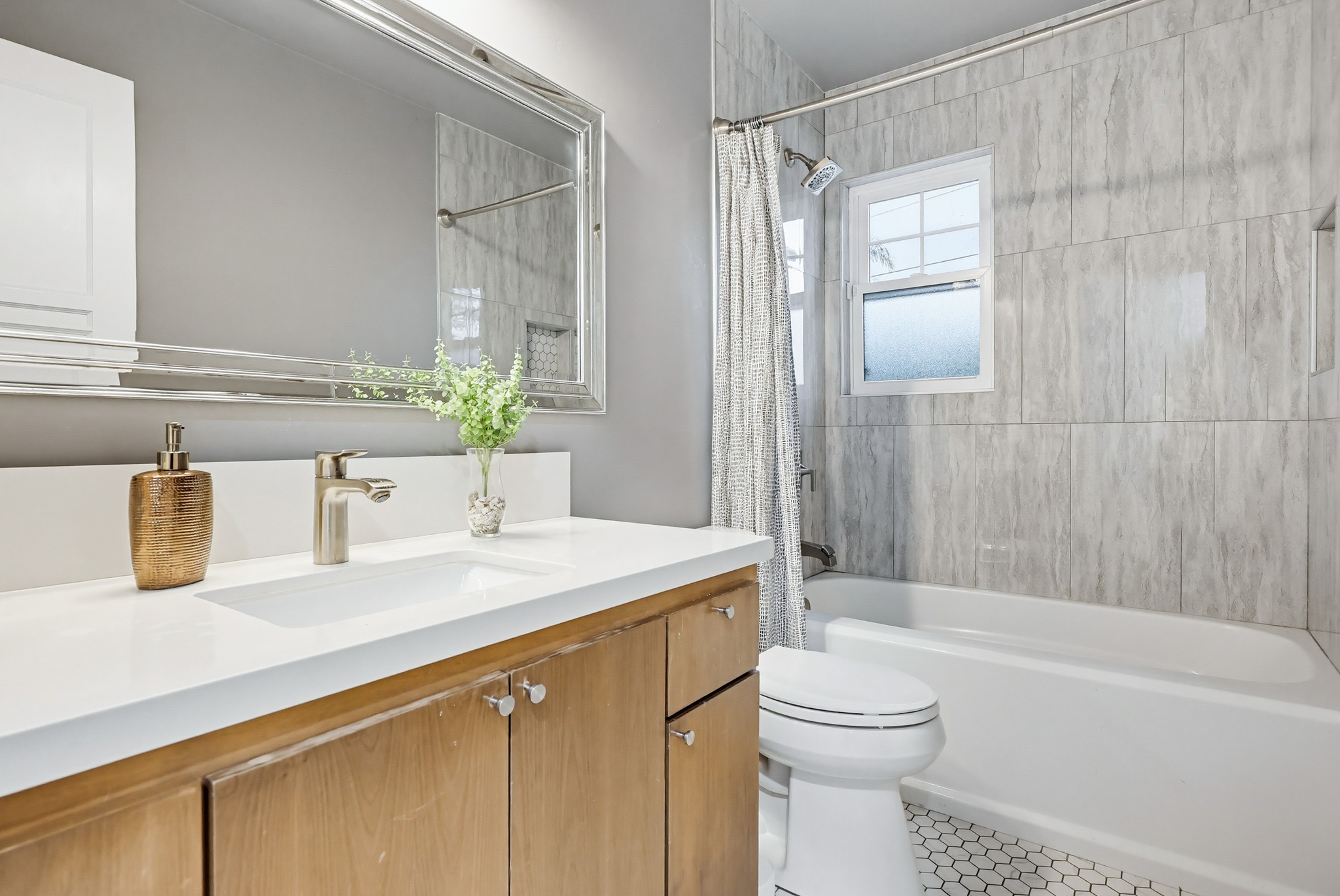 Virtual tour photo 51 of 96 for 4080 Forney Ave