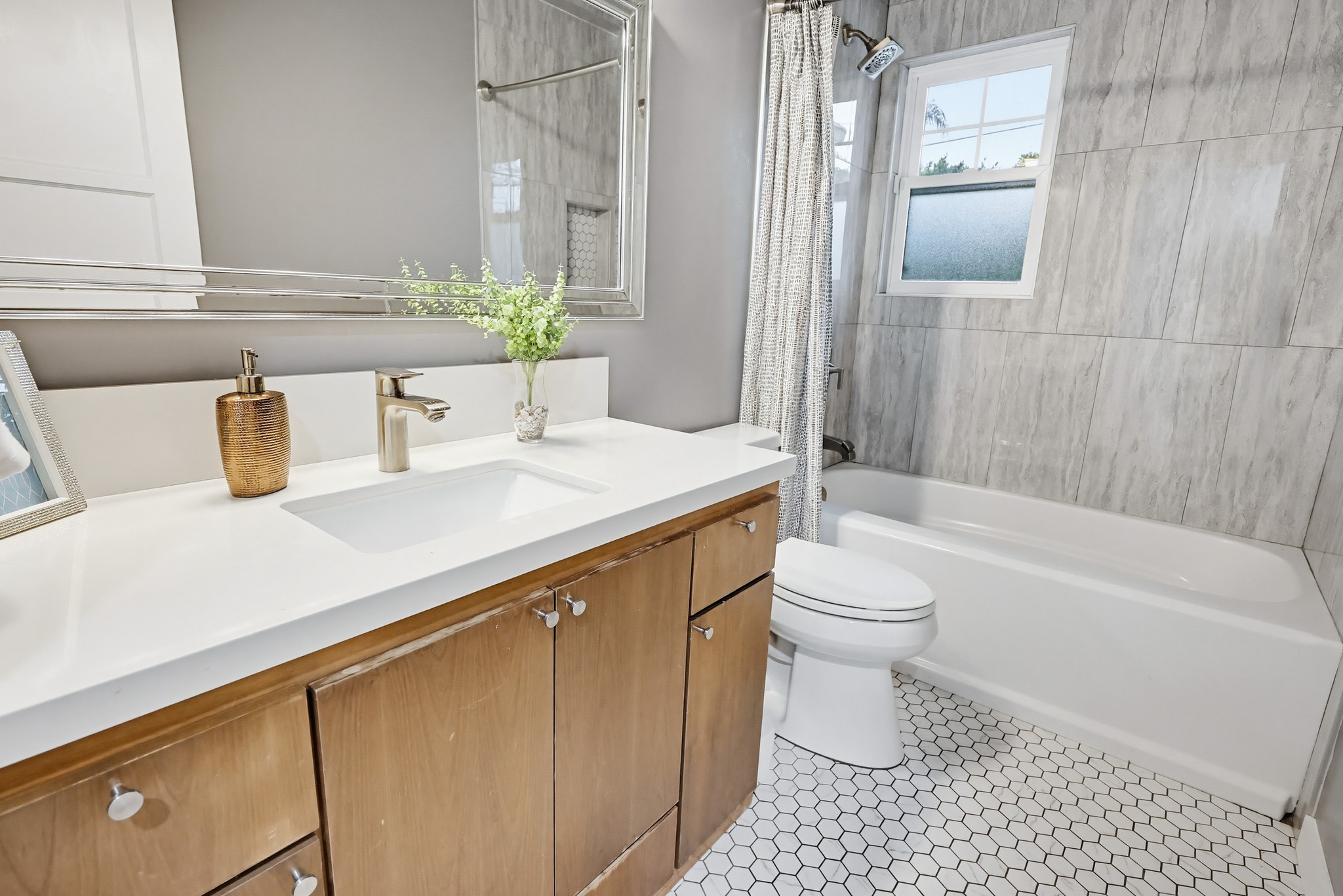 Virtual tour photo 52 of 96 for 4080 Forney Ave