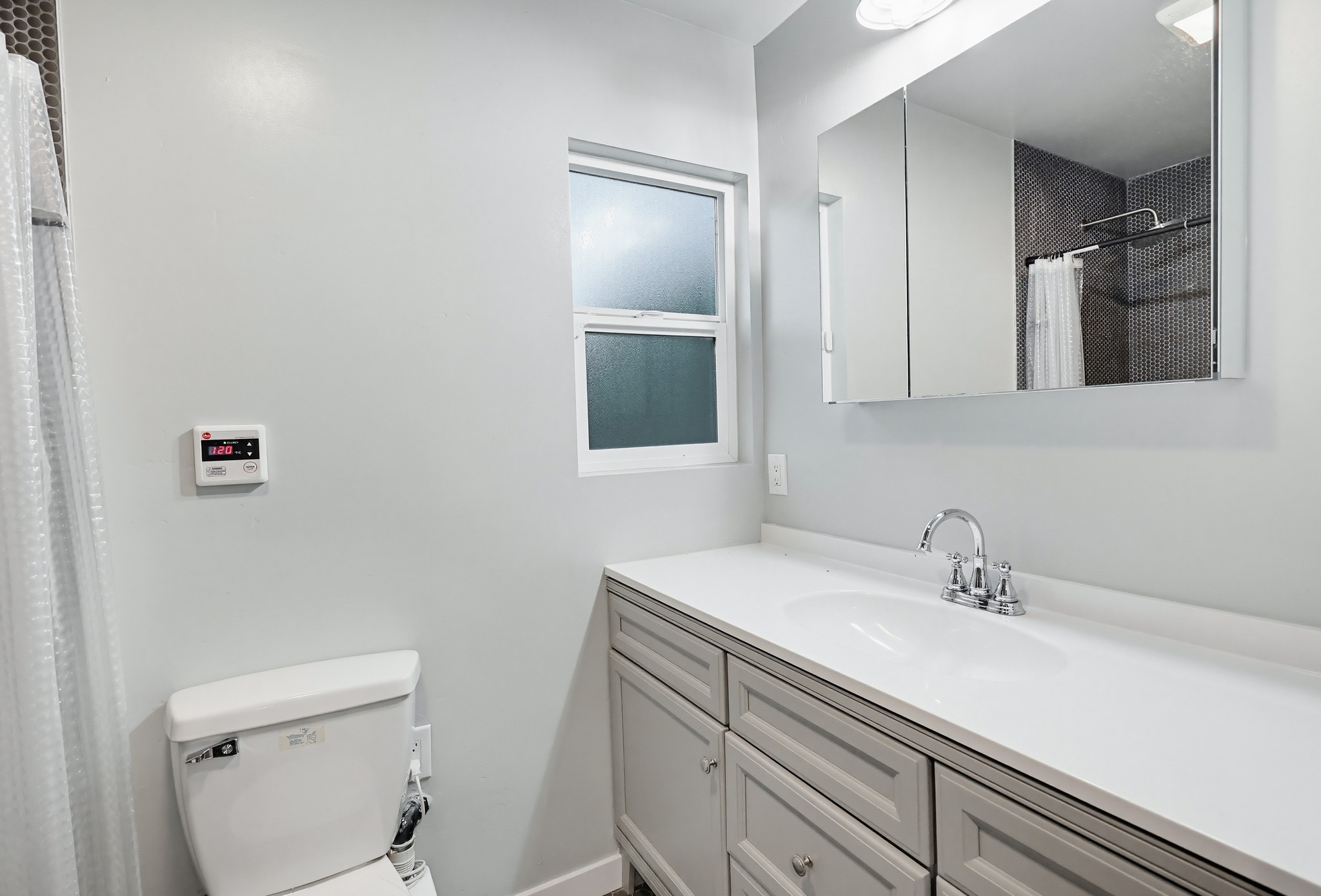 Virtual tour photo 73 of 96 for 4080 Forney Ave