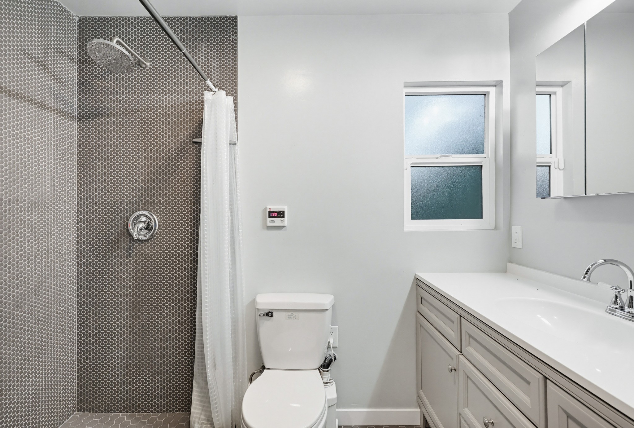 Virtual tour photo 74 of 96 for 4080 Forney Ave