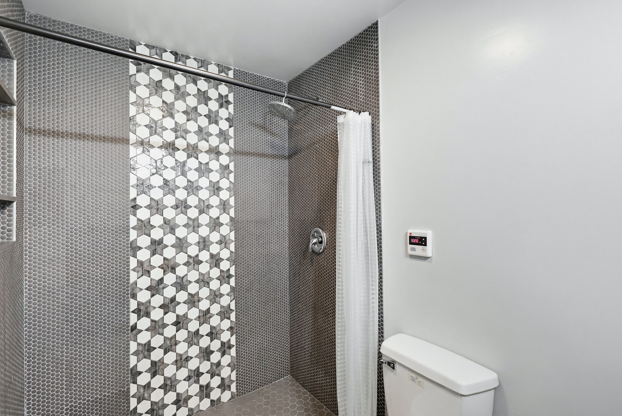 Virtual tour photo 75 of 96 for 4080 Forney Ave