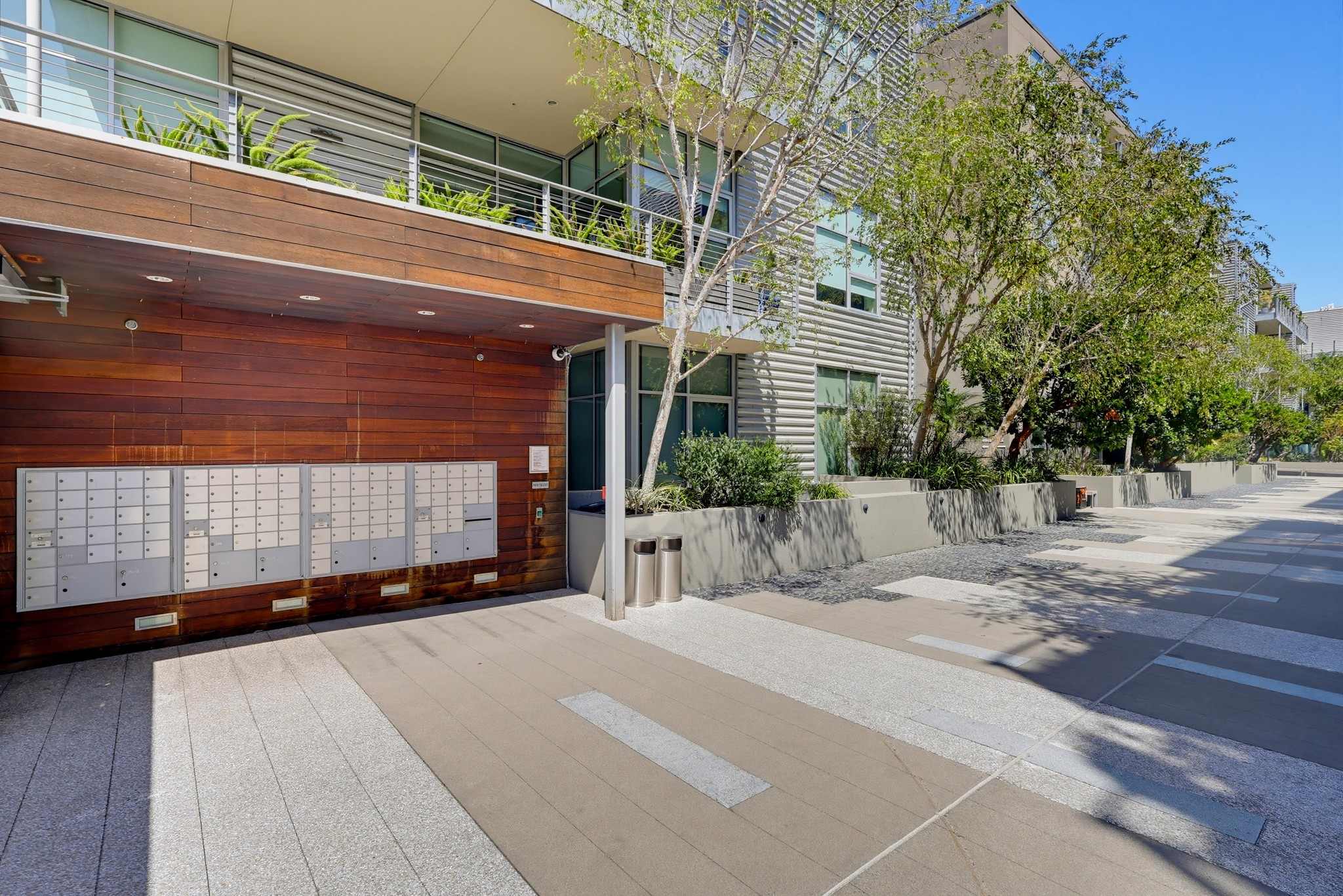 Virtual tour photo 7 of 90 for 4080 Glencoe Ave Unit 408