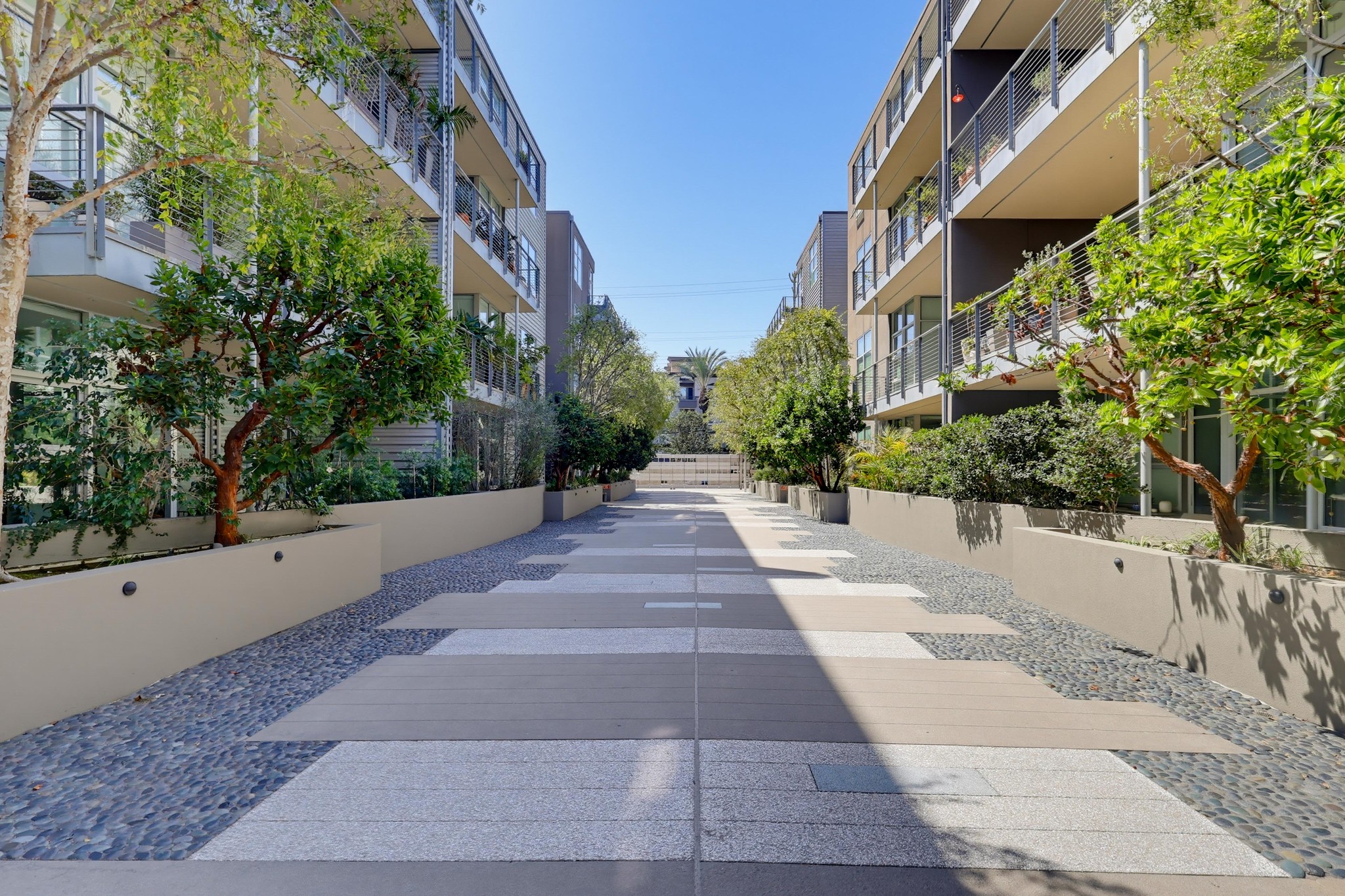 Virtual tour photo 10 of 90 for 4080 Glencoe Ave Unit 408