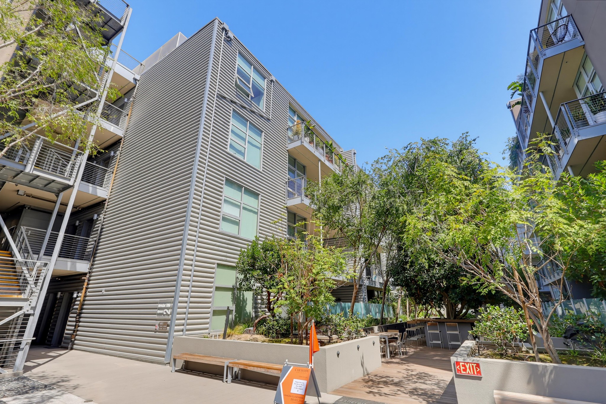 Virtual tour photo 12 of 90 for 4080 Glencoe Ave Unit 408