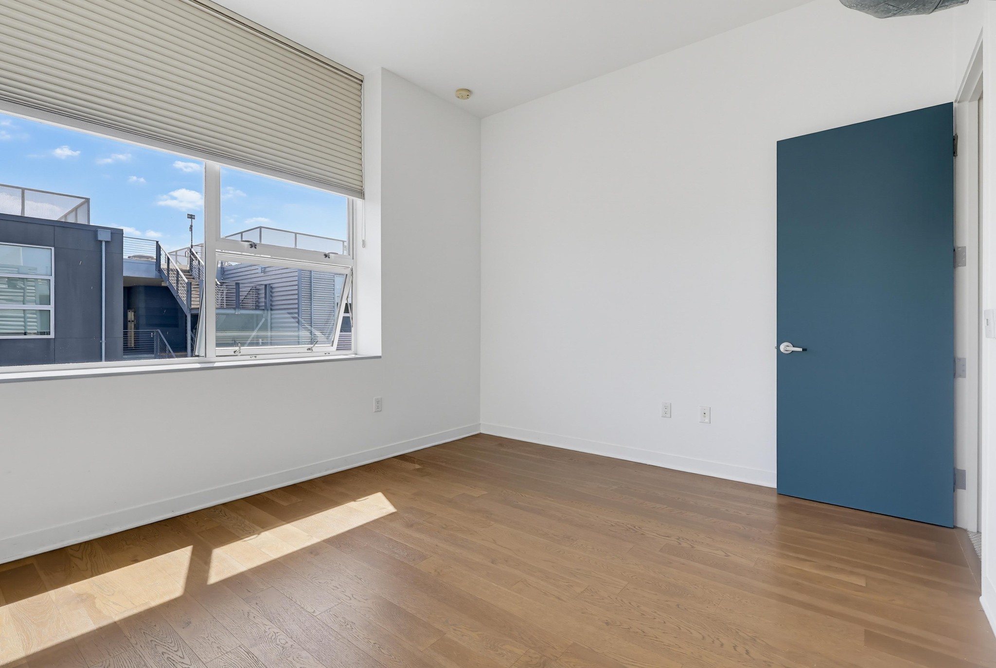 Virtual tour photo 54 of 90 for 4080 Glencoe Ave Unit 408