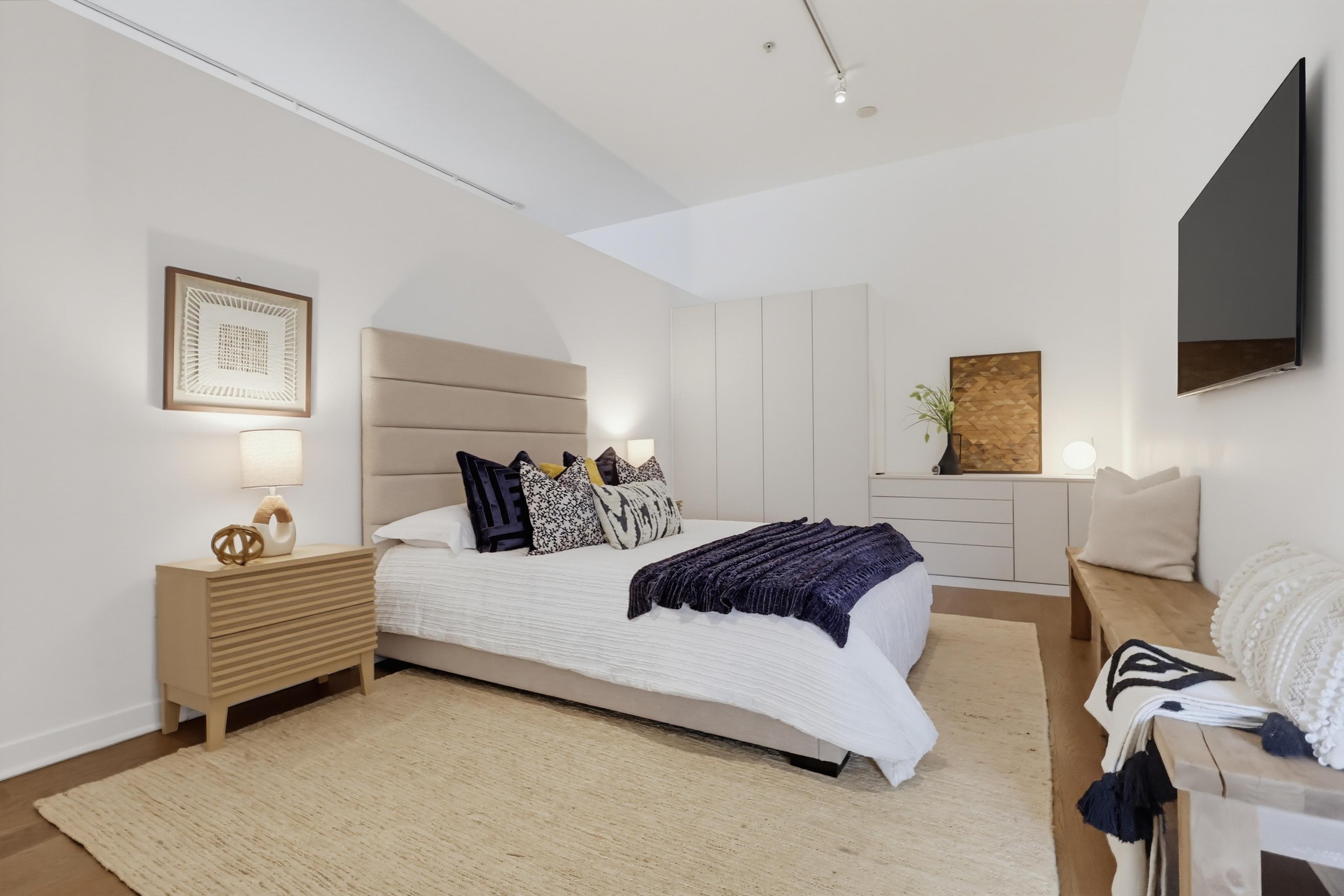 Virtual tour photo 64 of 90 for 4080 Glencoe Ave Unit 408