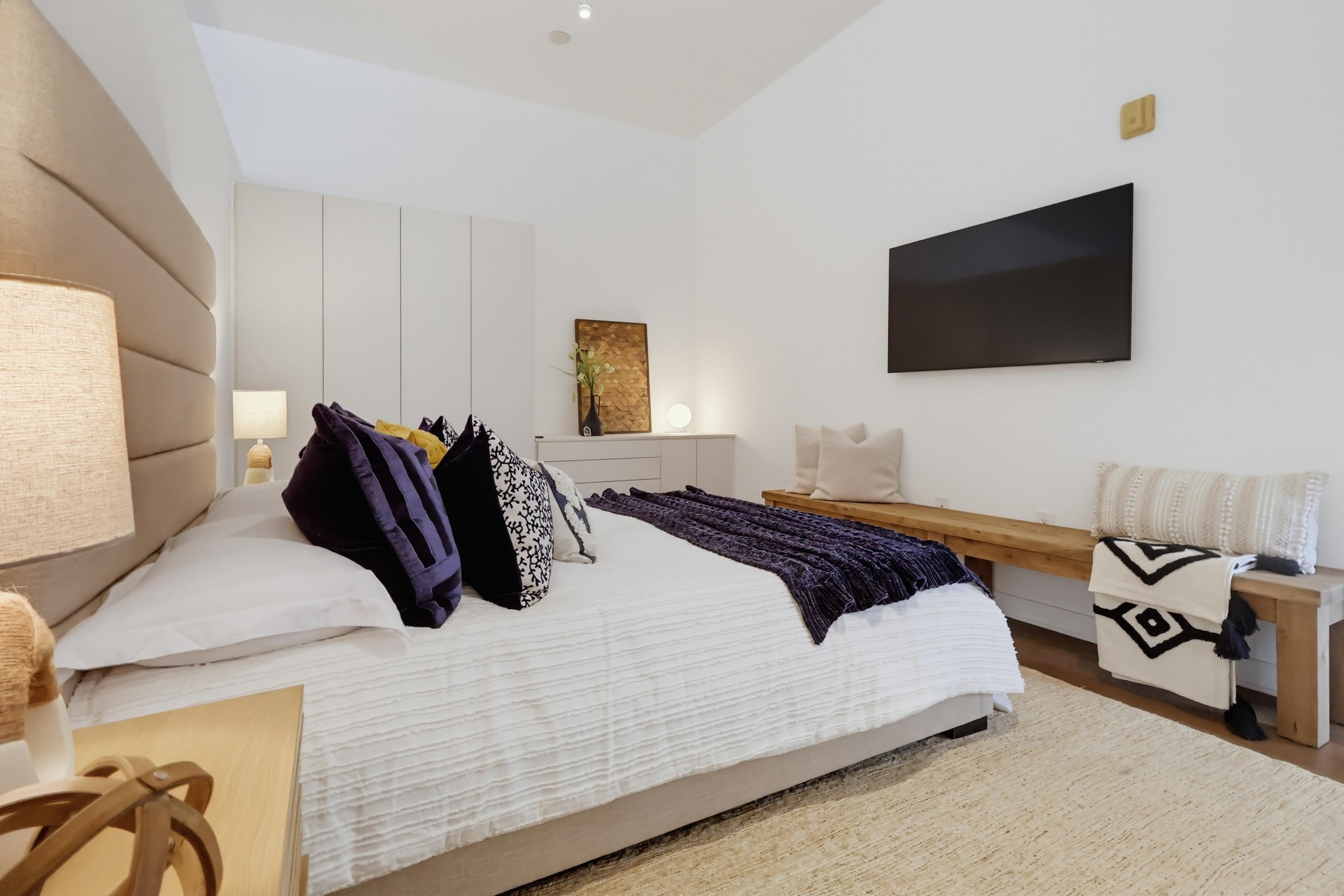 Virtual tour photo 65 of 90 for 4080 Glencoe Ave Unit 408