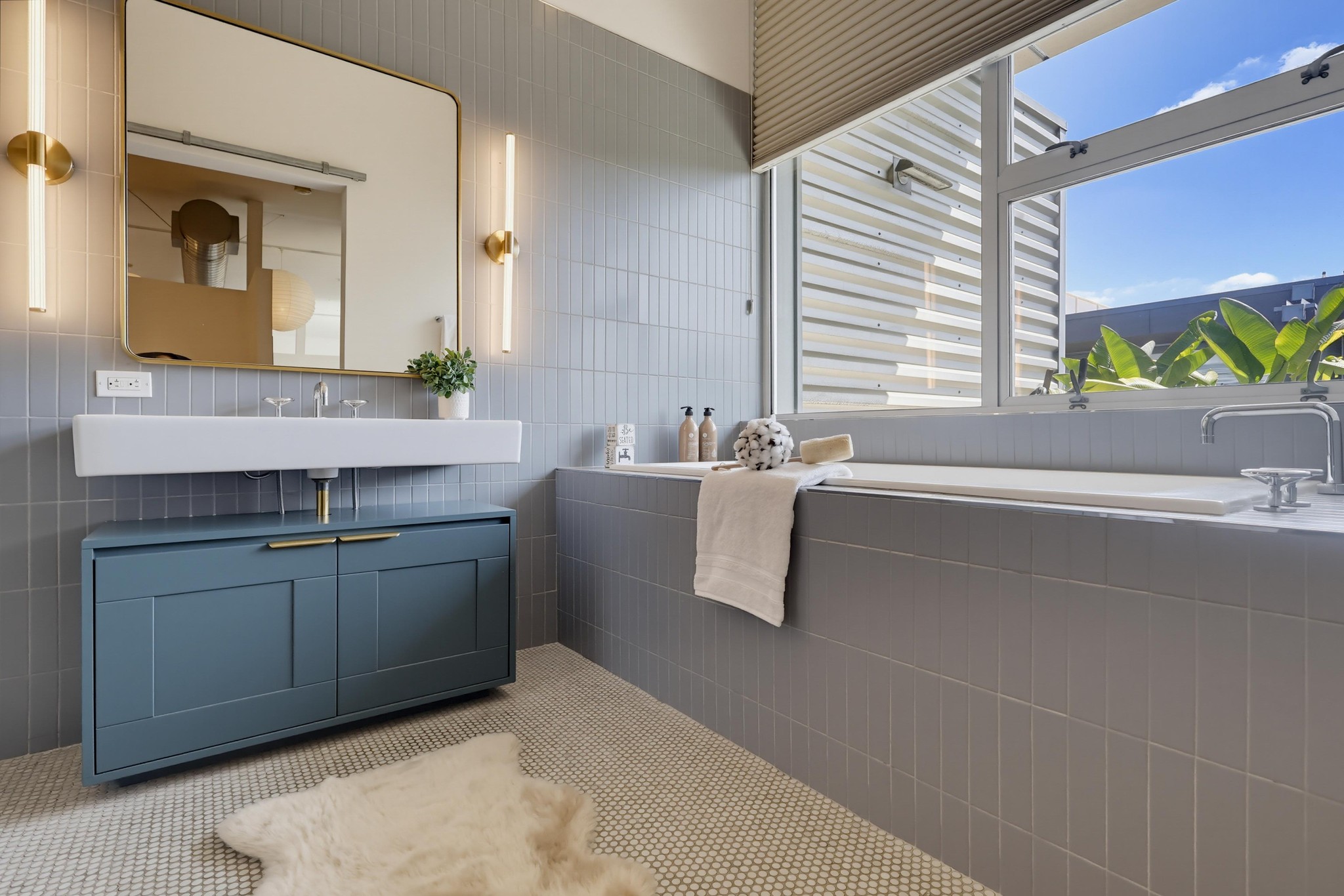 Virtual tour photo 70 of 90 for 4080 Glencoe Ave Unit 408