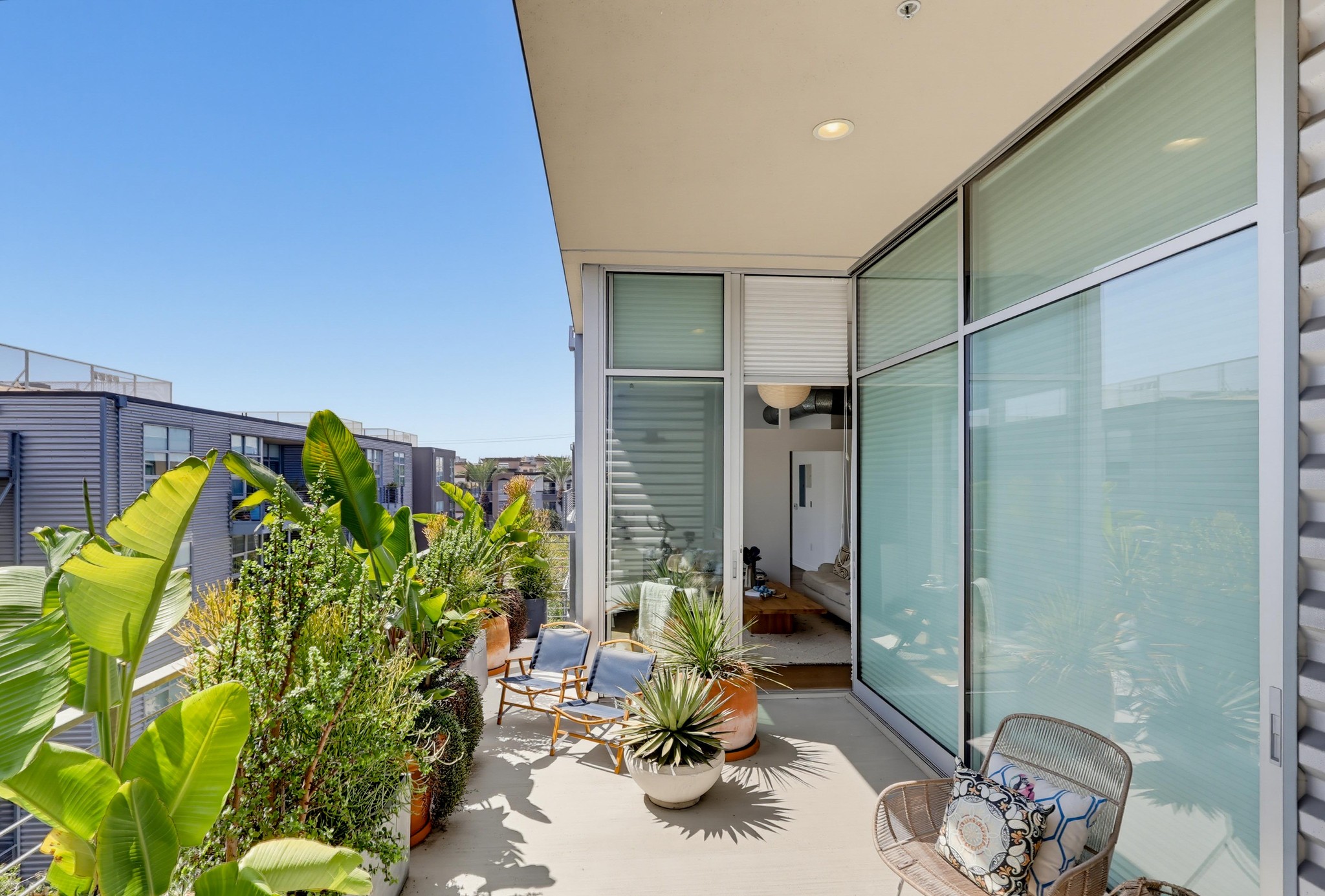 Virtual tour photo 83 of 90 for 4080 Glencoe Ave Unit 408