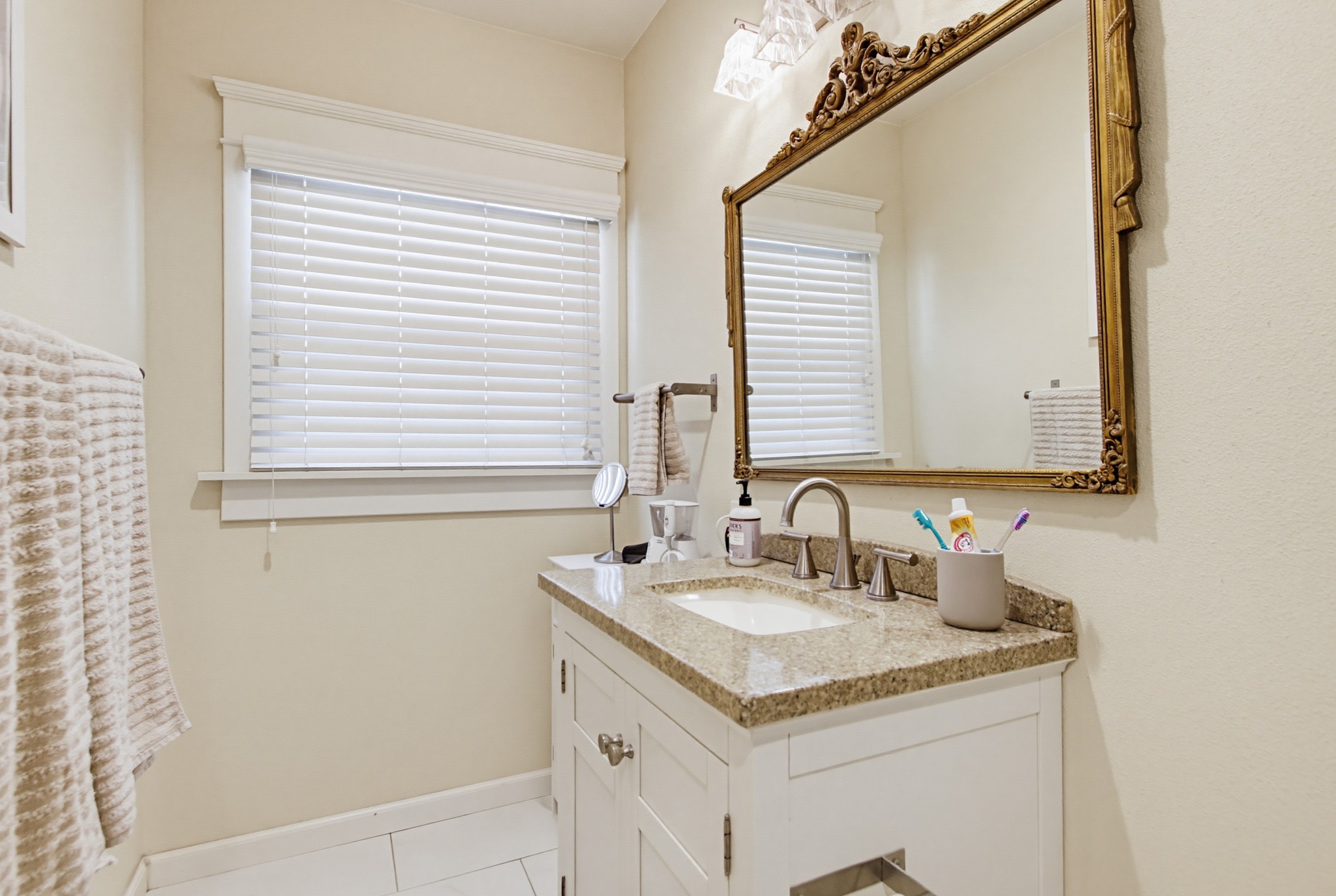 Virtual tour photo 23 of 60 for 4081 First Ave.