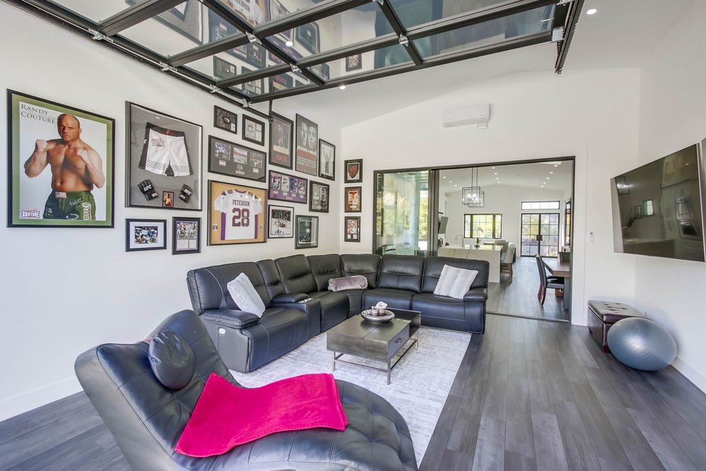 Virtual tour photo 26 of 53 for 4081 Forney Ave