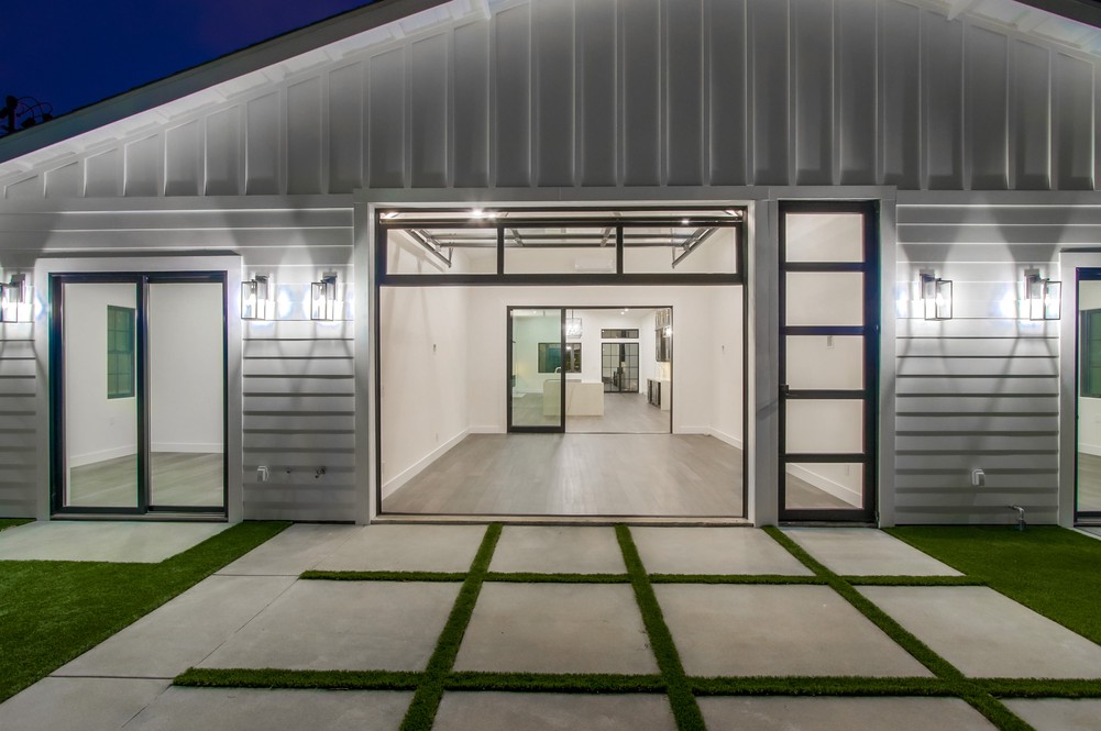 Virtual tour photo 12 of 92 for 4081 Forney Ave