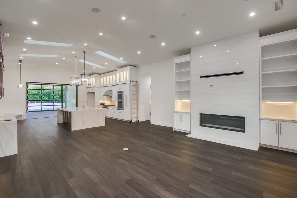 Virtual tour photo 14 of 92 for 4081 Forney Ave