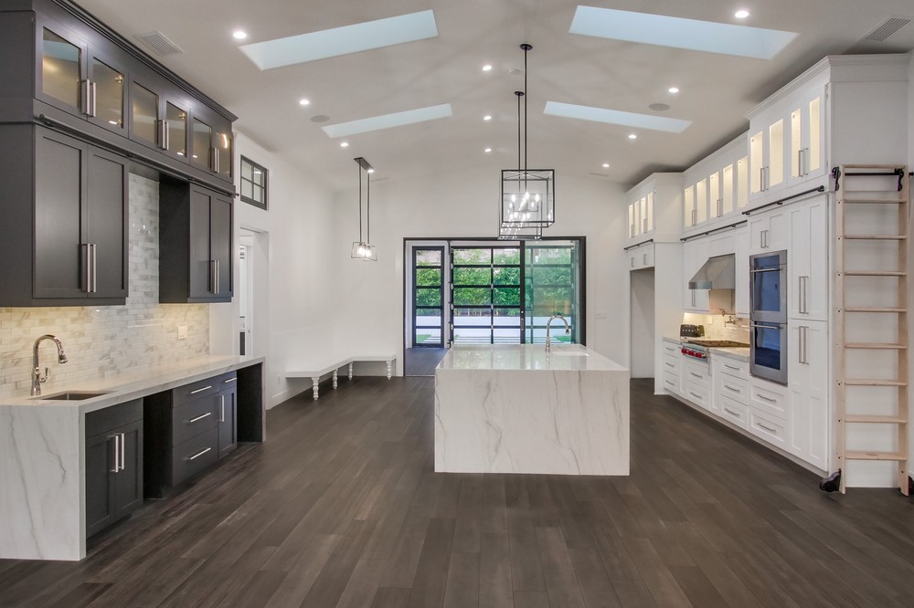 Virtual tour photo 15 of 92 for 4081 Forney Ave