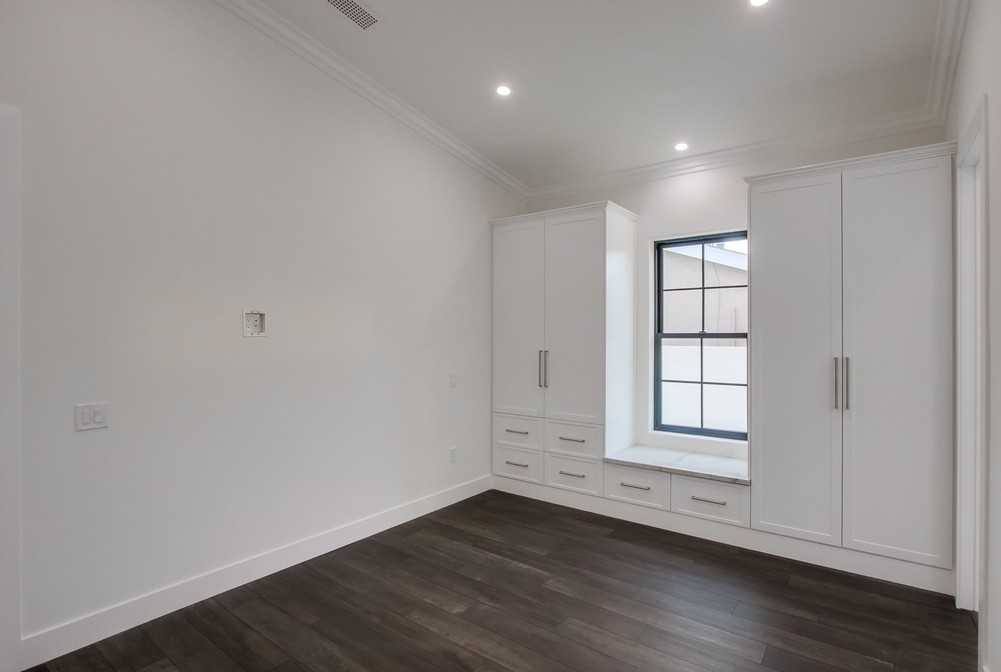 Virtual tour photo 29 of 92 for 4081 Forney Ave