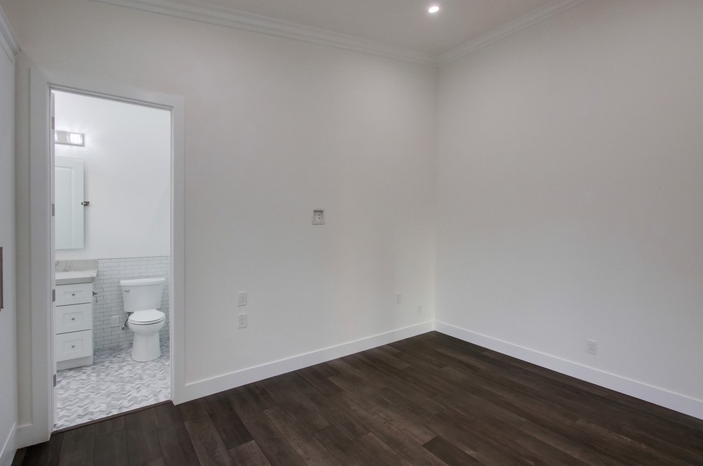 Virtual tour photo 31 of 92 for 4081 Forney Ave