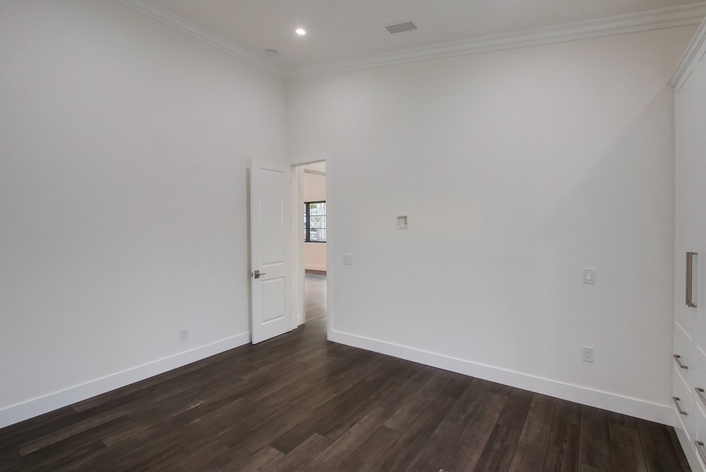 Virtual tour photo 32 of 92 for 4081 Forney Ave